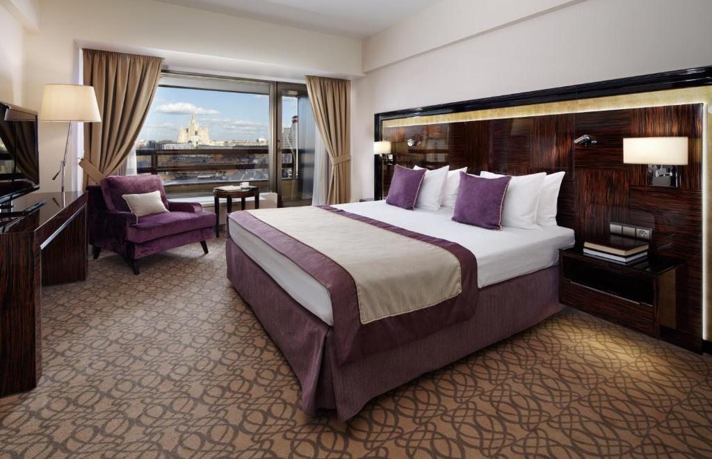 Отель Crowne Plaza Moscow World Trade Centre, Москва